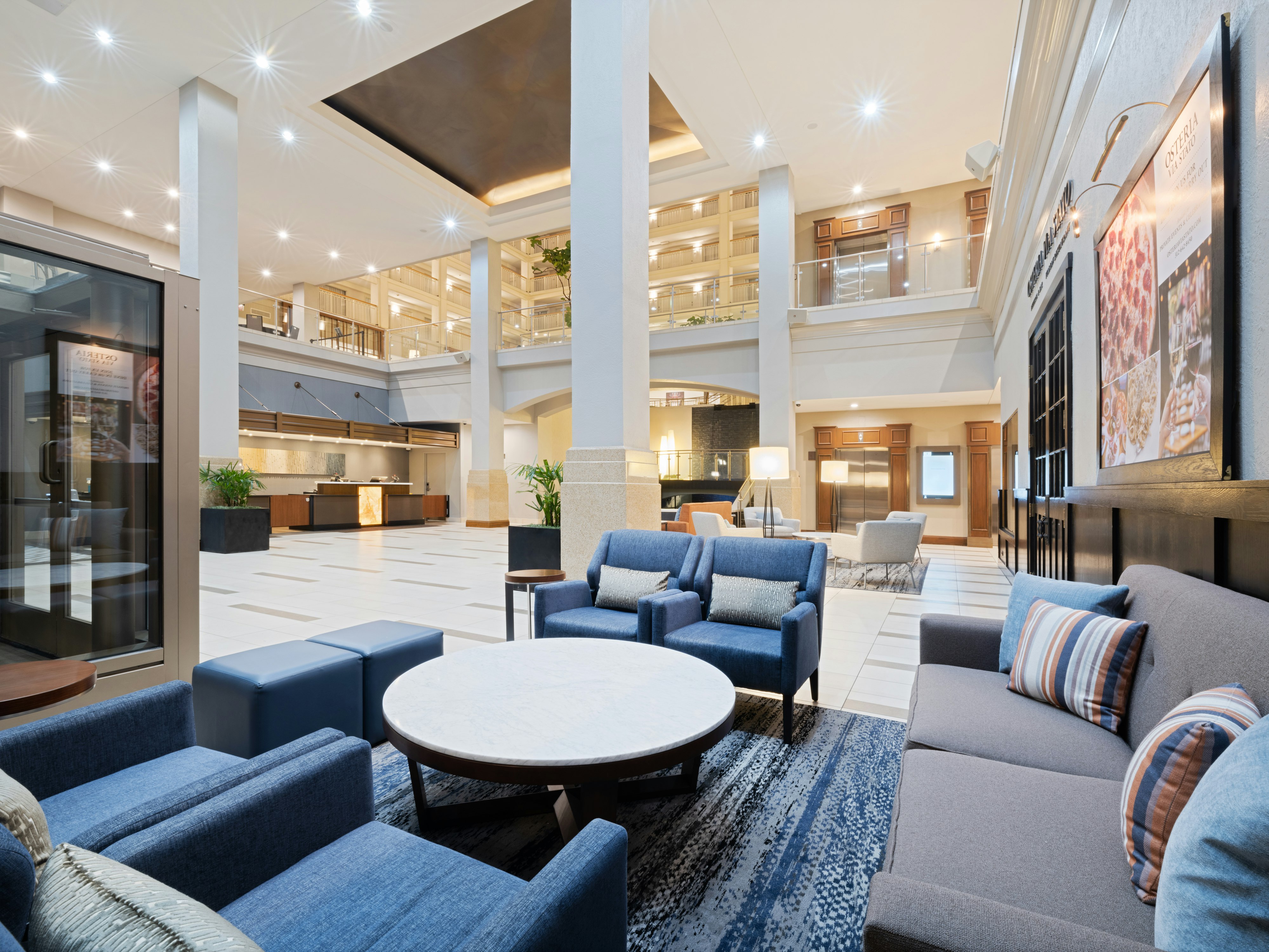 Embassy Suites by Hilton Chicago Downtown River North 34/78