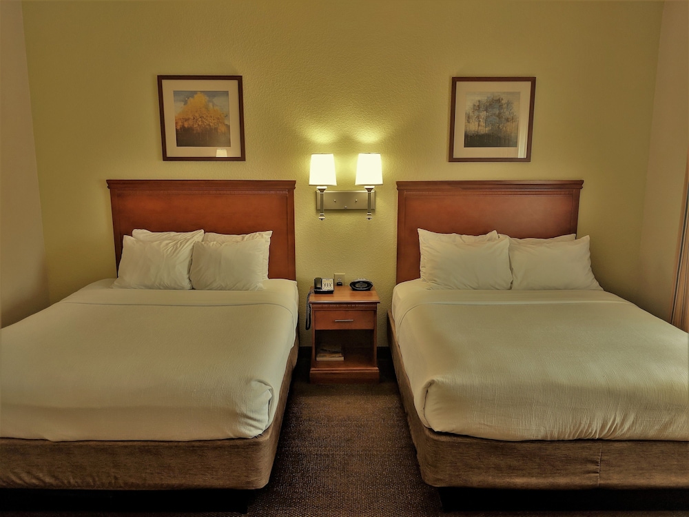 Candlewood Suites Macon 20/70
