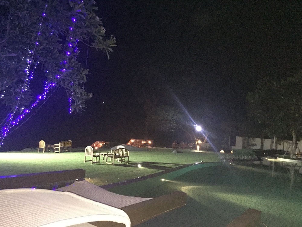 Away Baan Nub Kluen Beachfront At Huahin 20/29