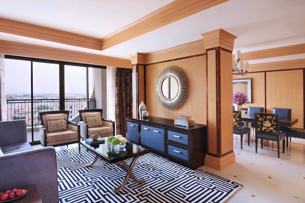 The Ritz Carlton Abu Dhabi Grand Canal 45/63