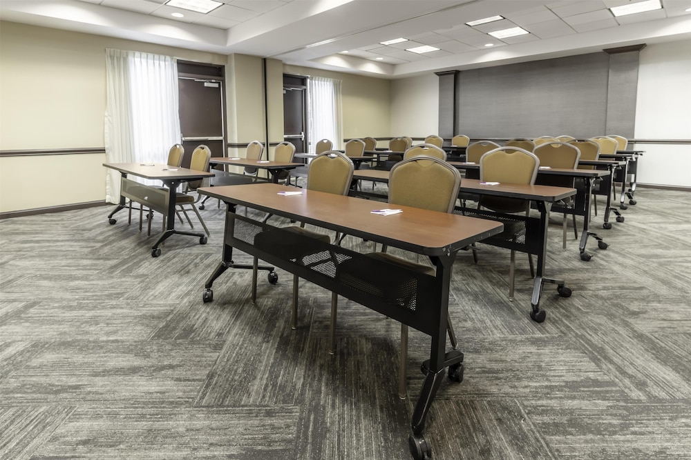 Hyatt Place Charlotte Airport / Billy Graham Parkway 53/65