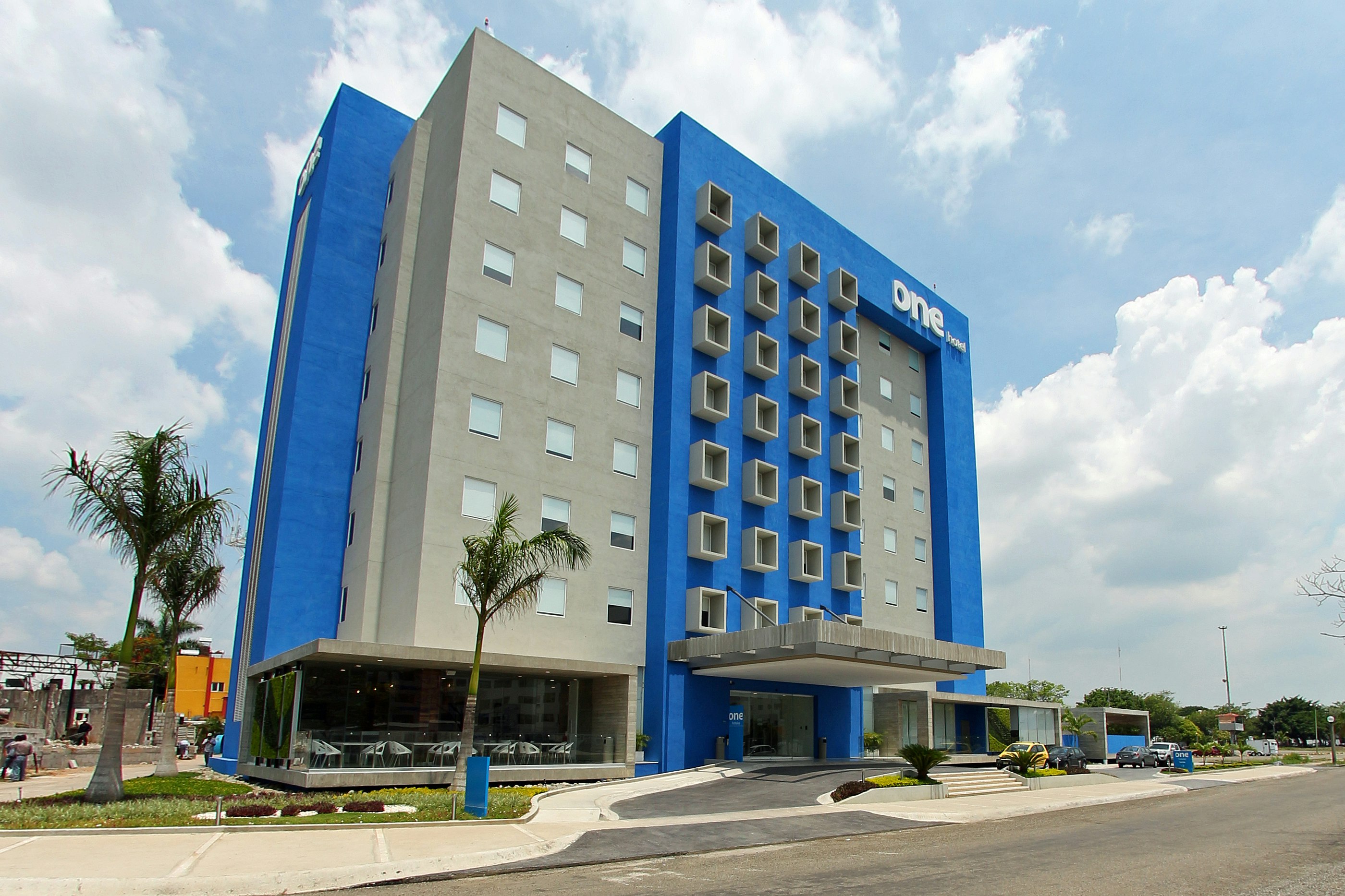 One Villahermosa 2000 6/70