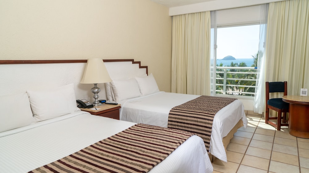 Emporio Ixtapa 14/50