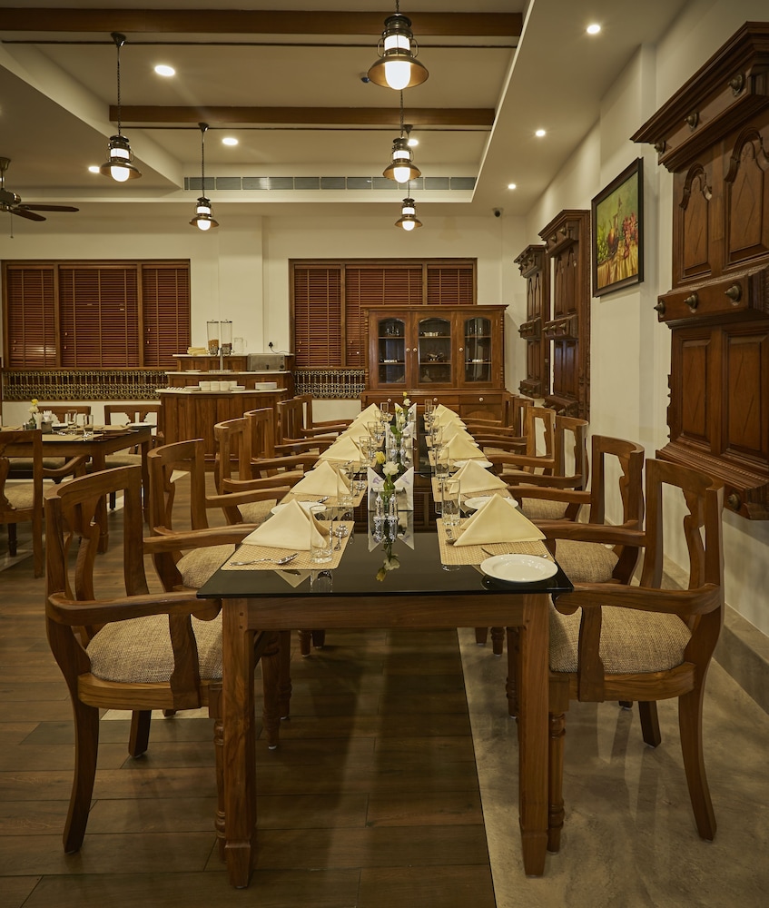 Sterling Guruvayur 35/41
