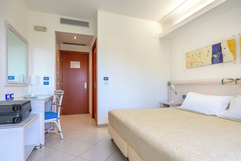 Elaia Garden Hotel 10/48