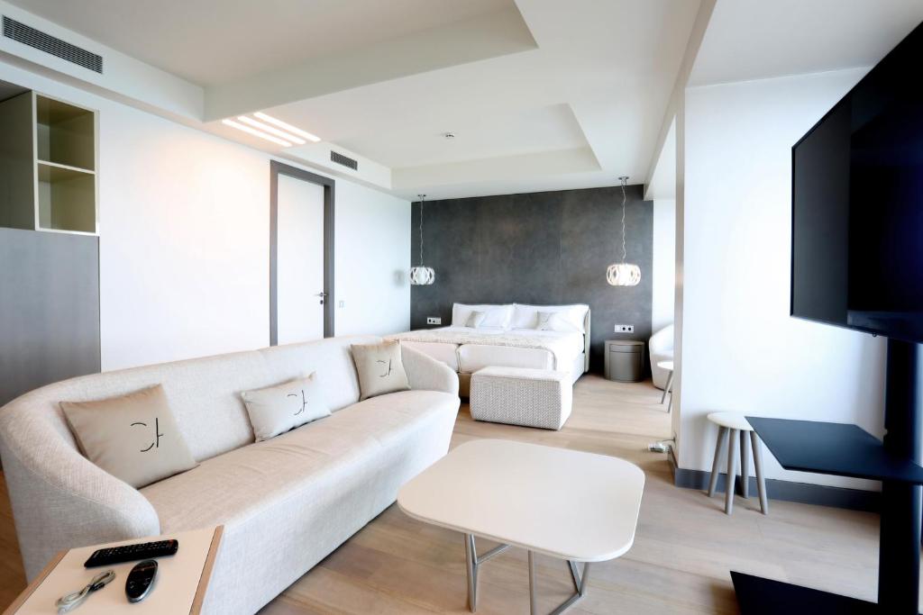 Cosmo Apartments Platja dAro 12/24