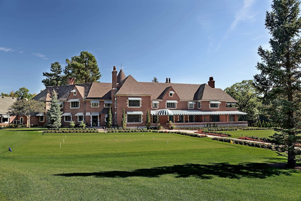 THE BROADMOOR 66/73