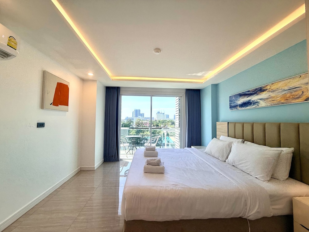 HT9 HOTEL 8/36