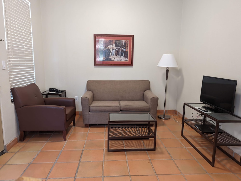 Clarion Inn Suites 41/61