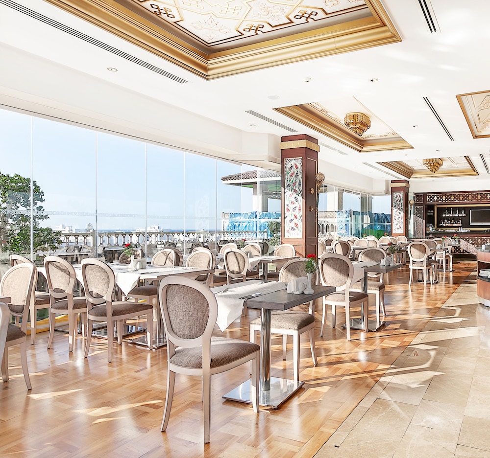 restaurant cafeteria