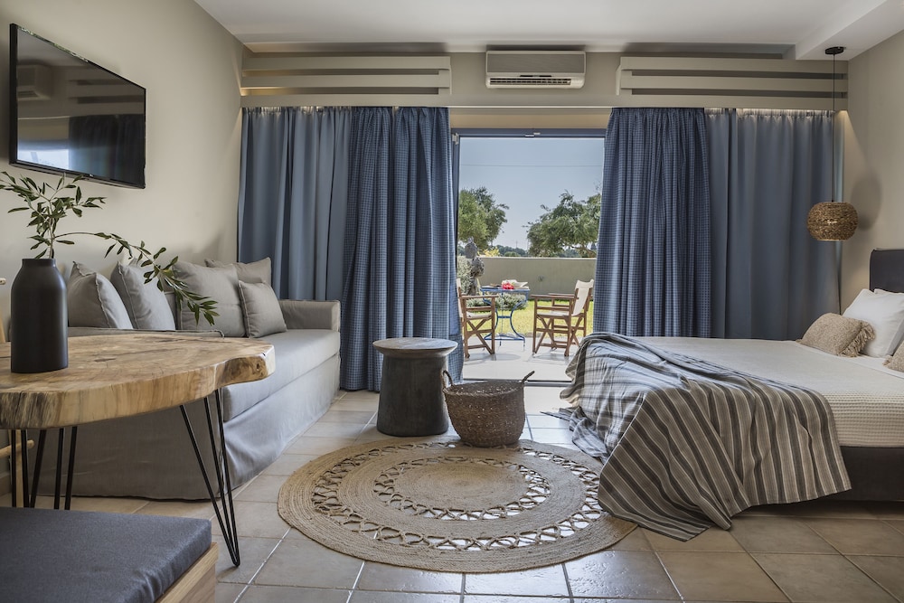 Avithos Resort 58/92
