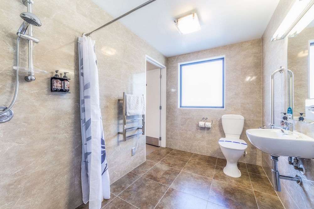 Quality Suites Alexander Inn 29/54