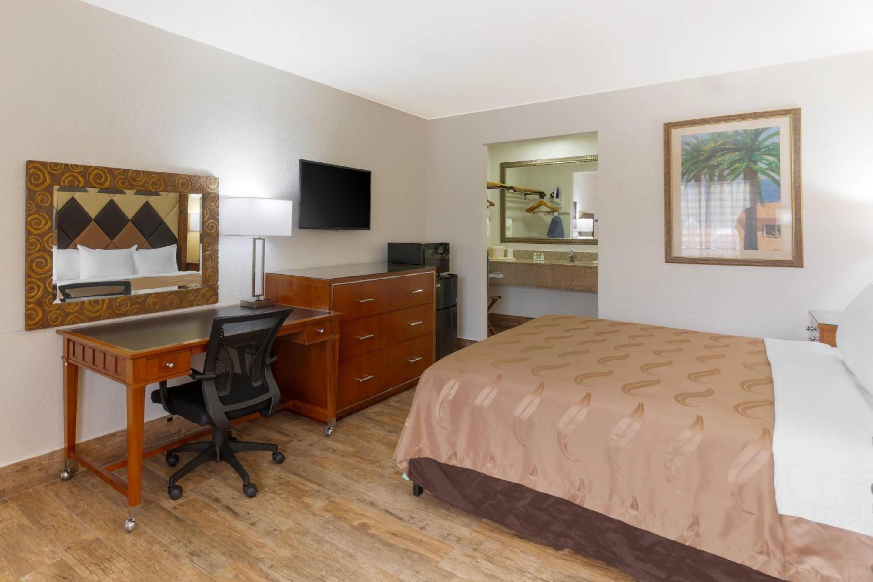 غرفة خارجية بسرير كينج، Quality Inn Florida City - Gateway To The Keys 4/7