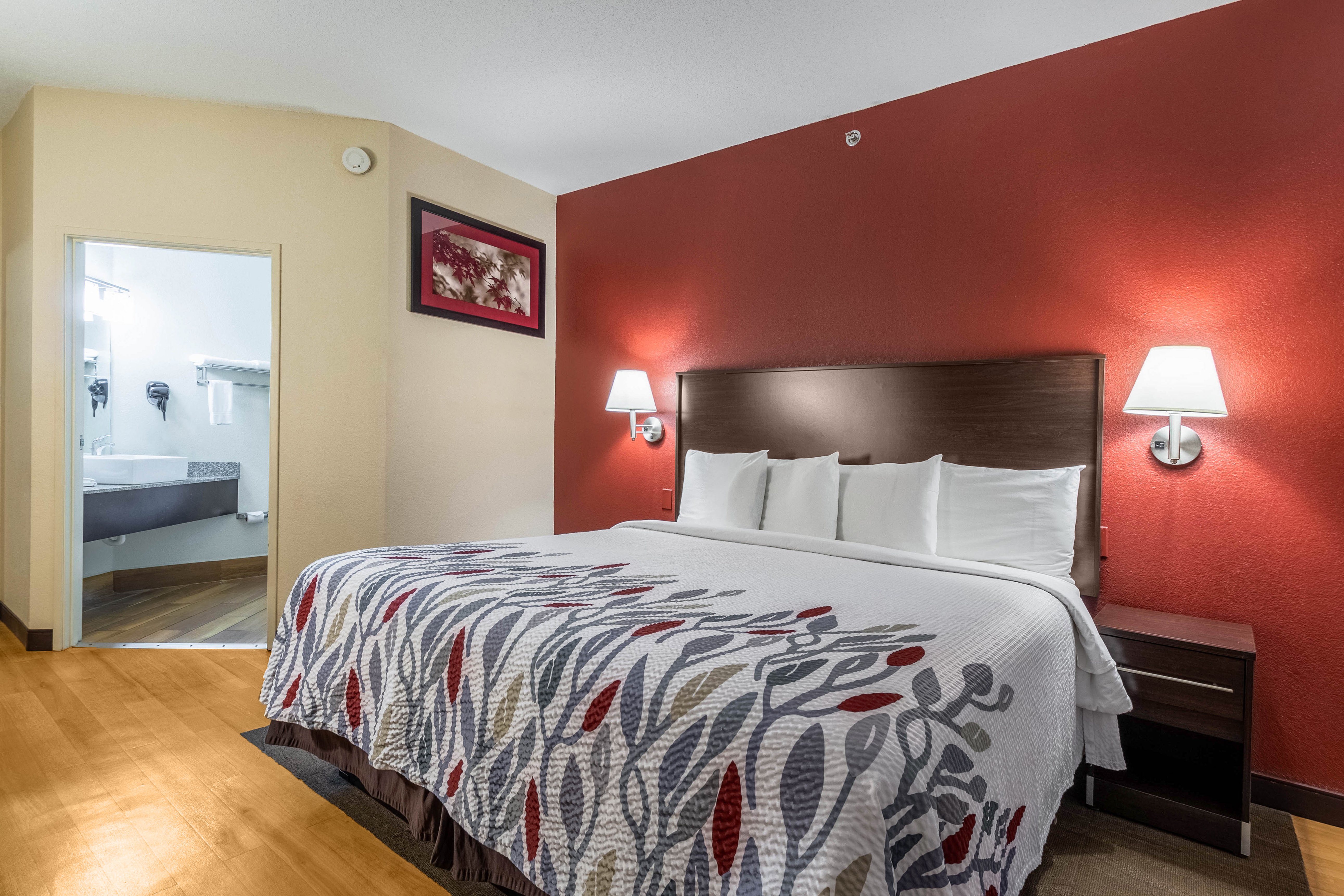 غرفة سوبيريور بسرير كينج، Red Roof Inn Georgetown 2/9