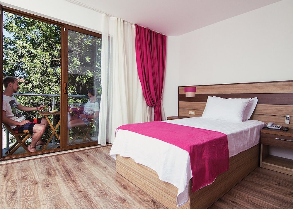 Eden Pyara Hotel Turunc 47/106