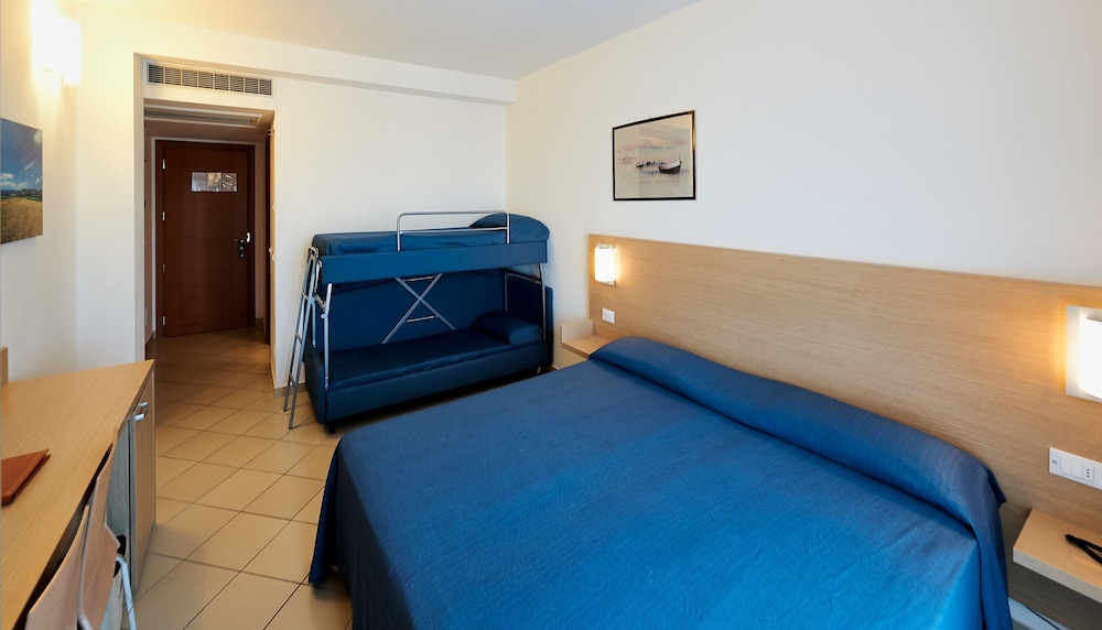 Varo Village Hotel 8/39
