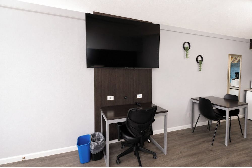 Envi Boutique Hotel 63/74
