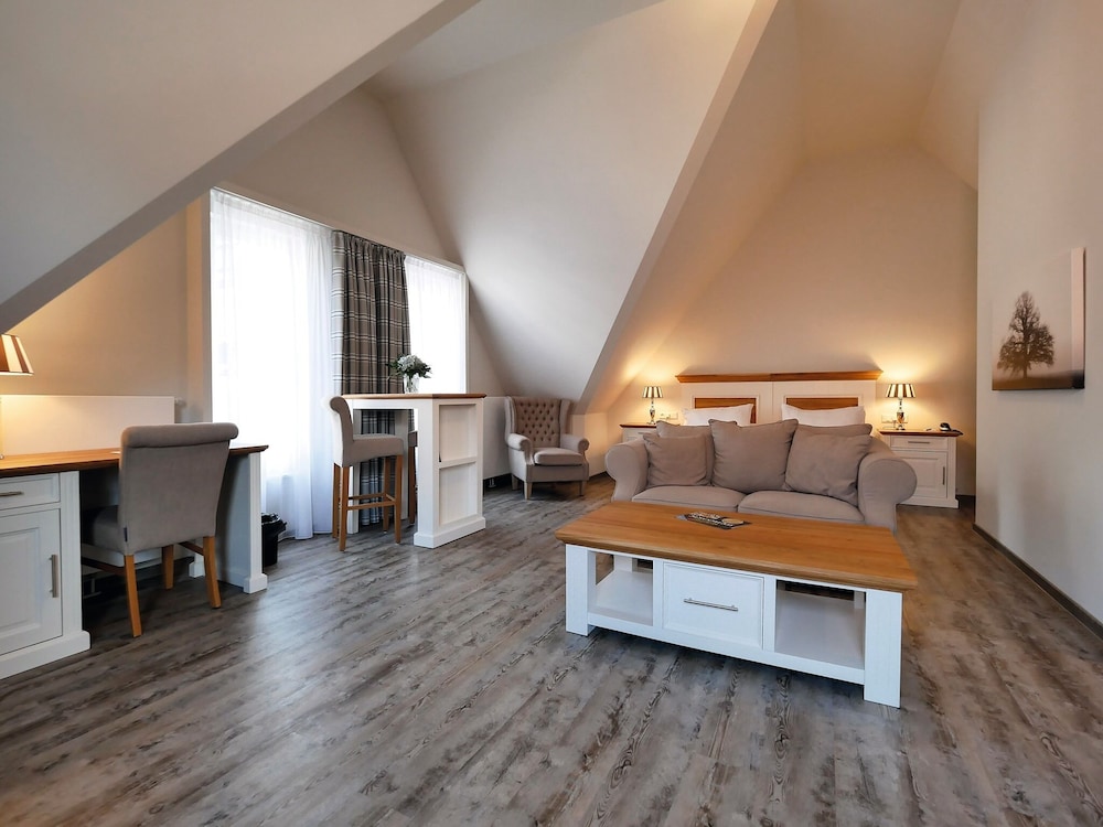 HOTEL GRAFRATHER HOF 33/49