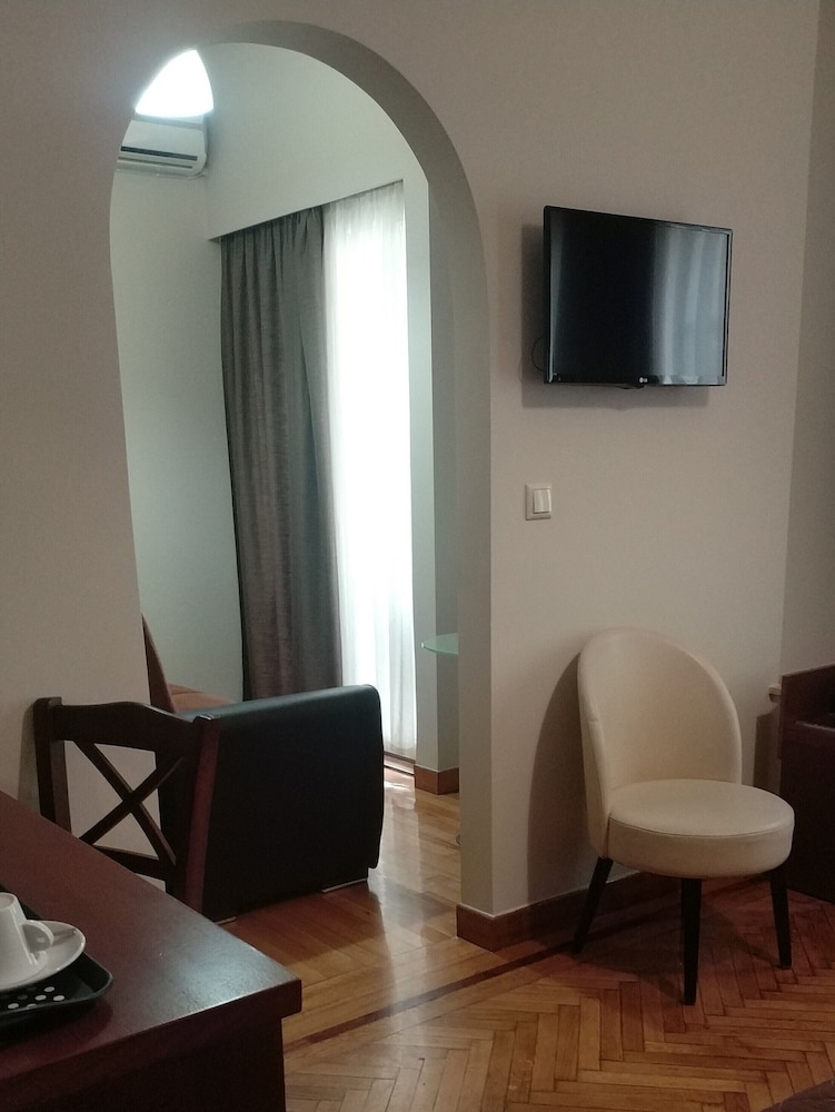 Ambrosia Suites 41/60