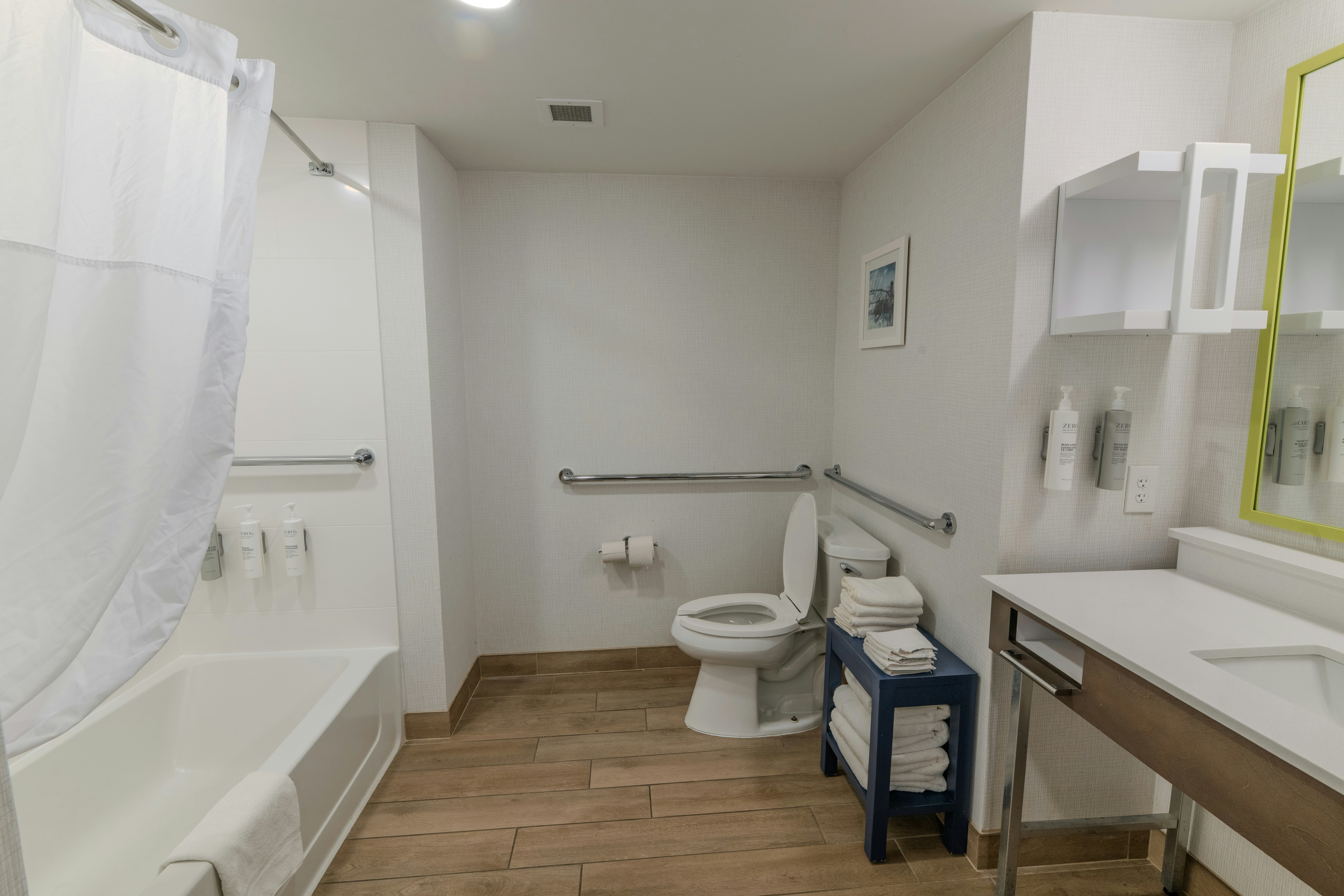 غرفة بسرير كينج لذوي الإعاقة، Hampton Inn Suites Florence Downtown 4/5