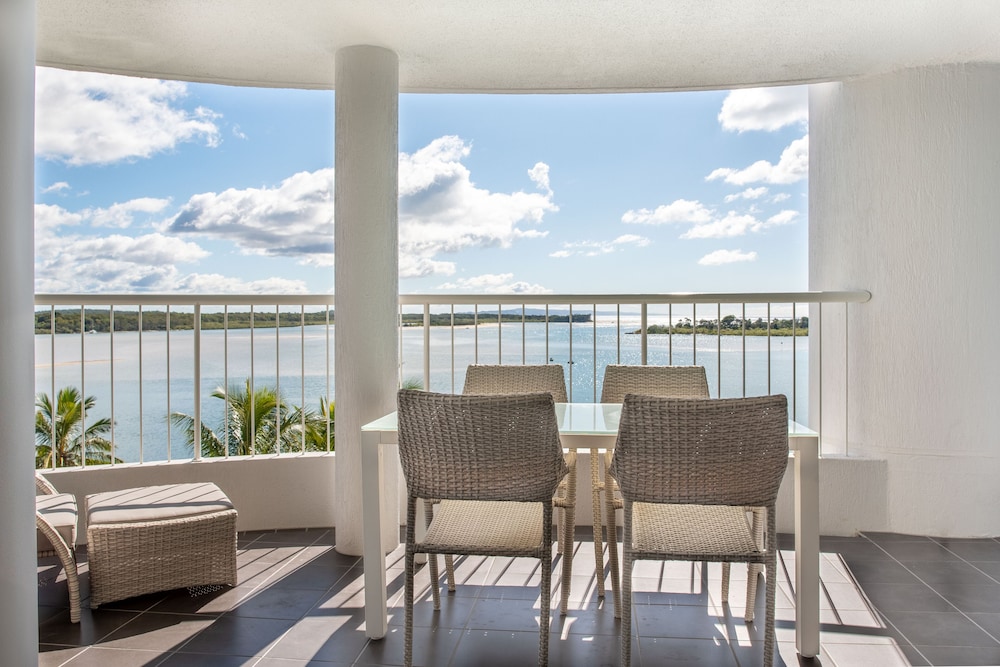 Noosa Pacific Riverfront Resort 36/50