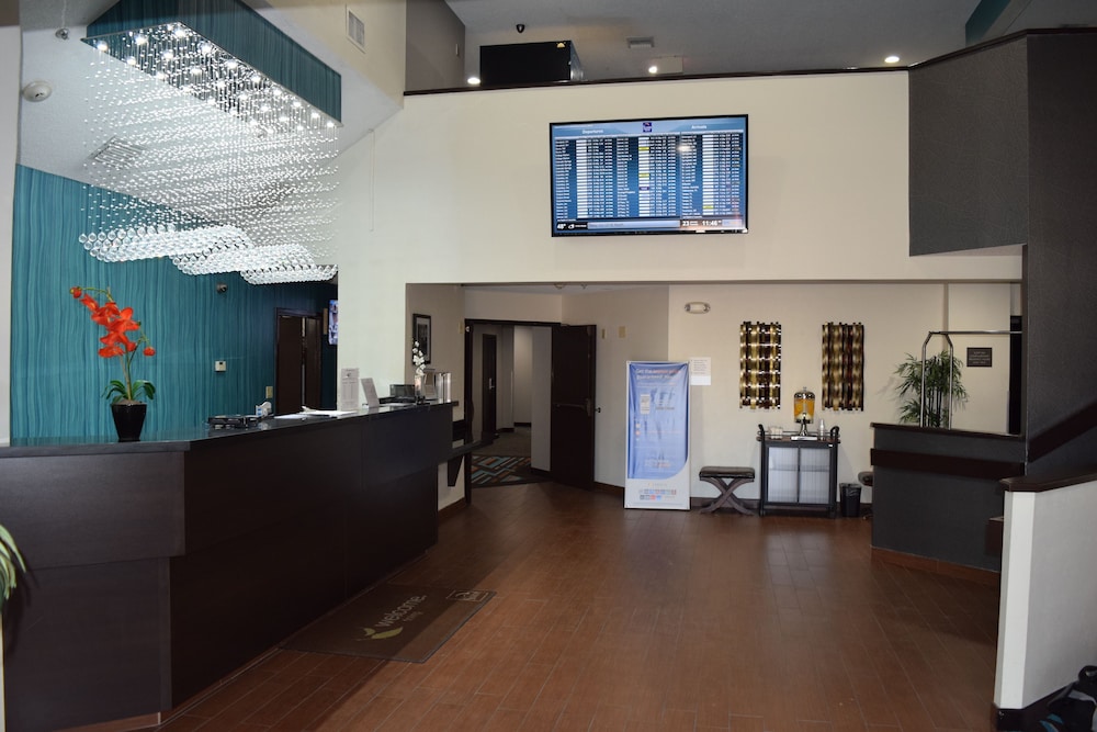 Clarion Inn & Suites Dfw North 8/49
