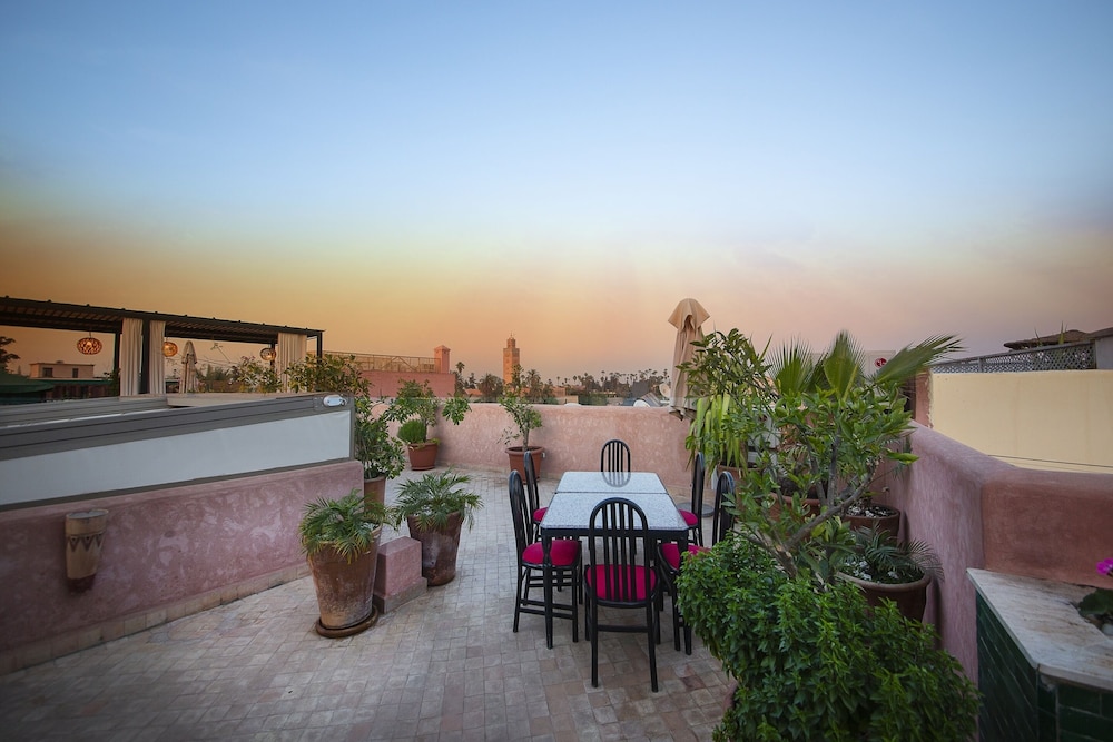 Riad Atrium 52/60