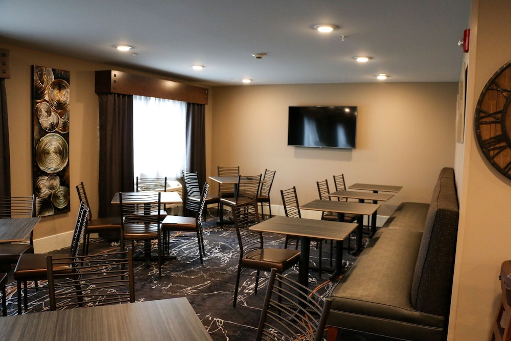 Grandstay Hotel And Suites Morris 37/52