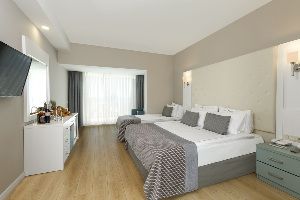 SUPERIOR ROOM SEA VIEW