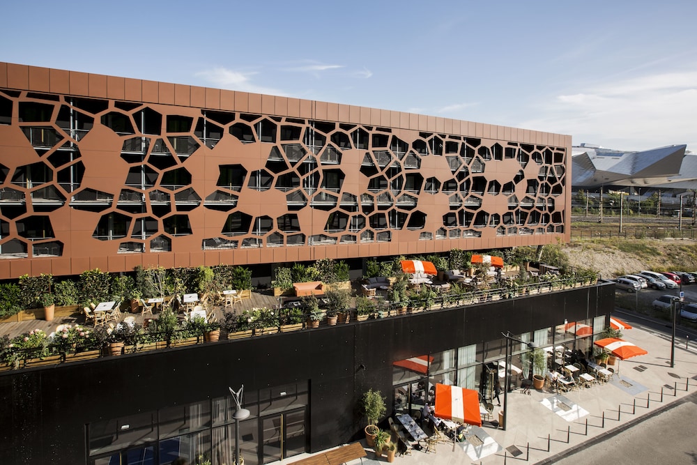 MOB HOTEL LYON CONFLUENCE 58/64