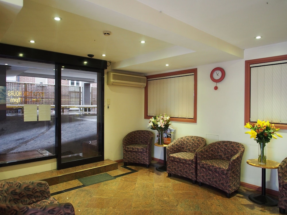 Edgecliff Lodge Motel 44/67