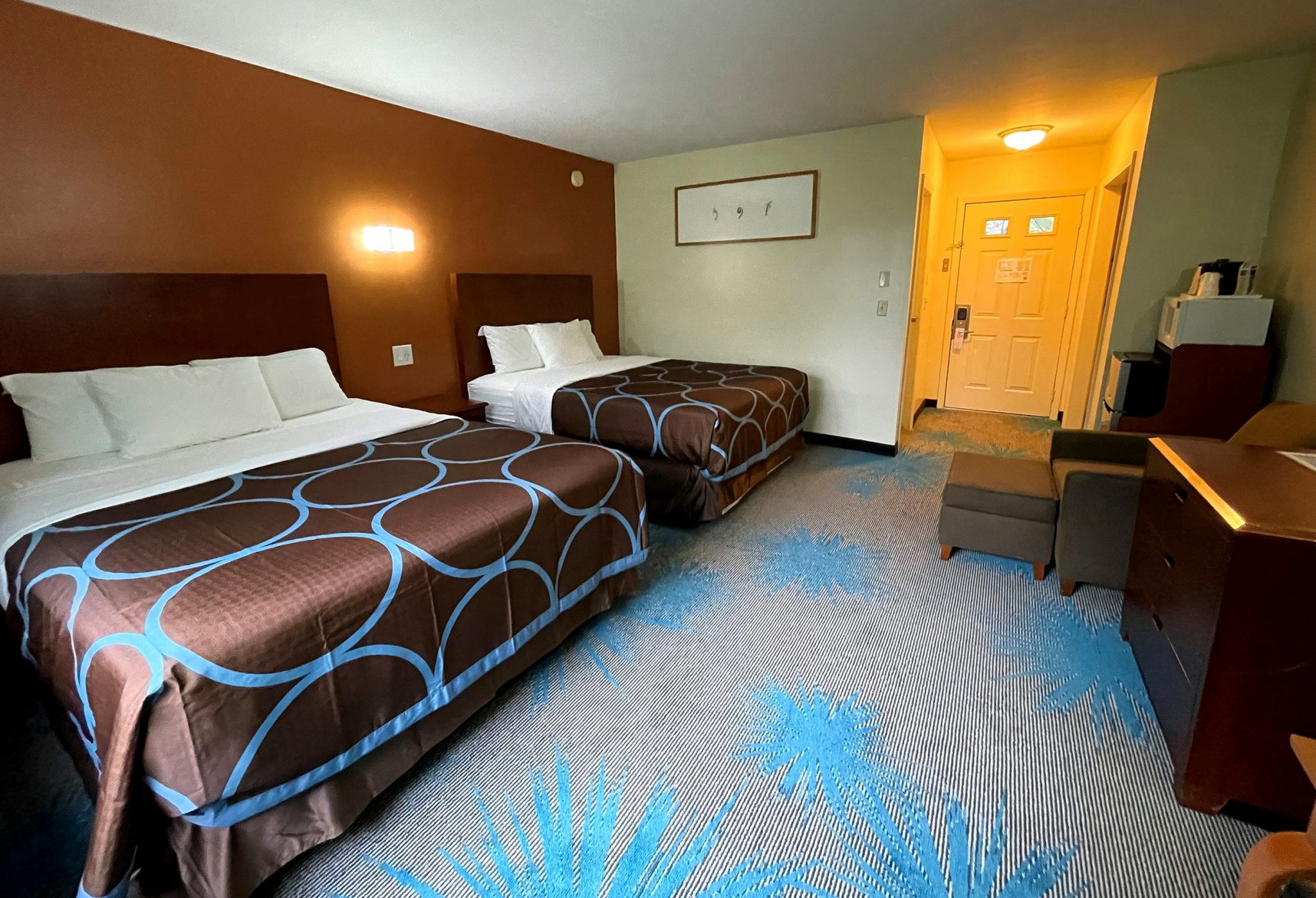 Red Carpet Inn Suites 5/23