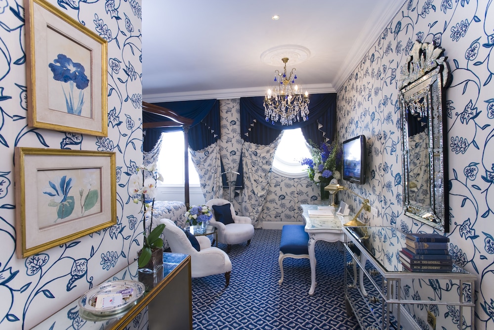 The Chesterfield Mayfair 50/84