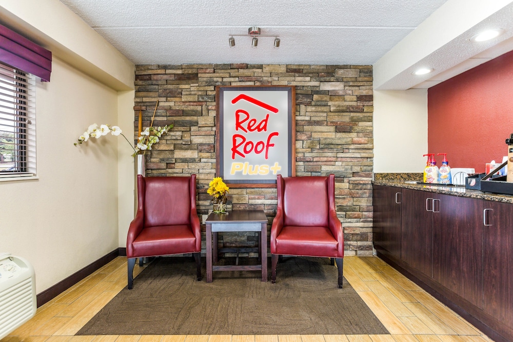 Red Roof Plus Nashville North - Goodlettsville 10/32