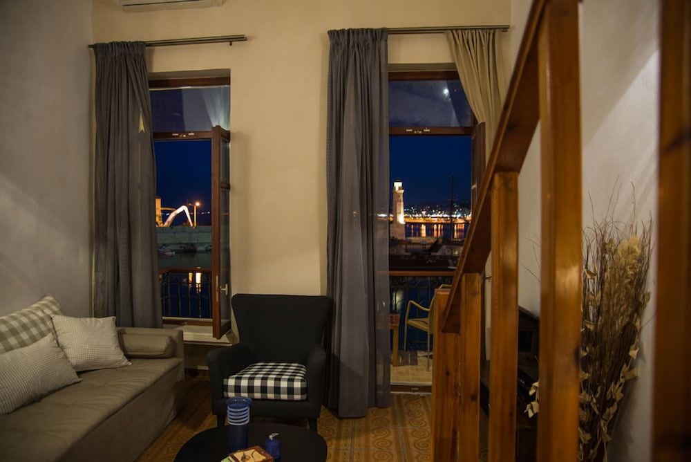 Porto Enetikos Suites 37/50
