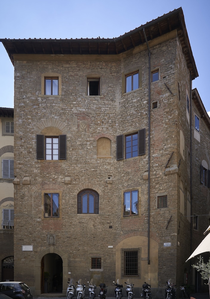 Peruzzi Urban Residences 1/50