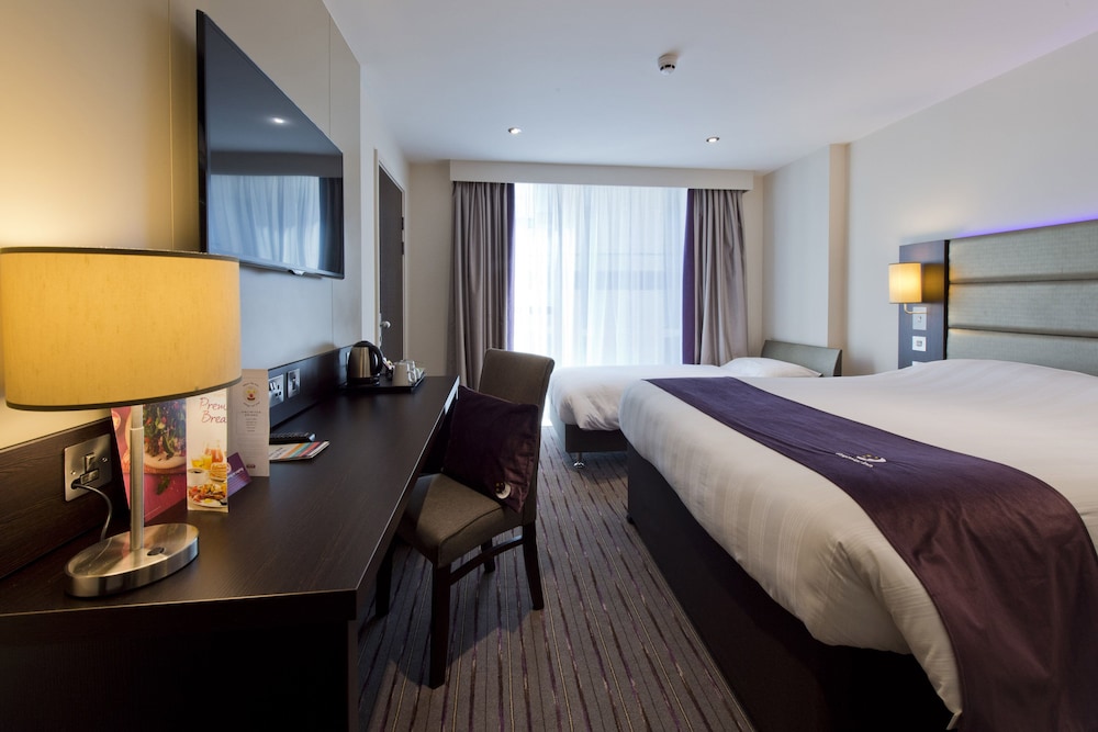 Premier Inn Bournemouth East Cliff hotel 13/38