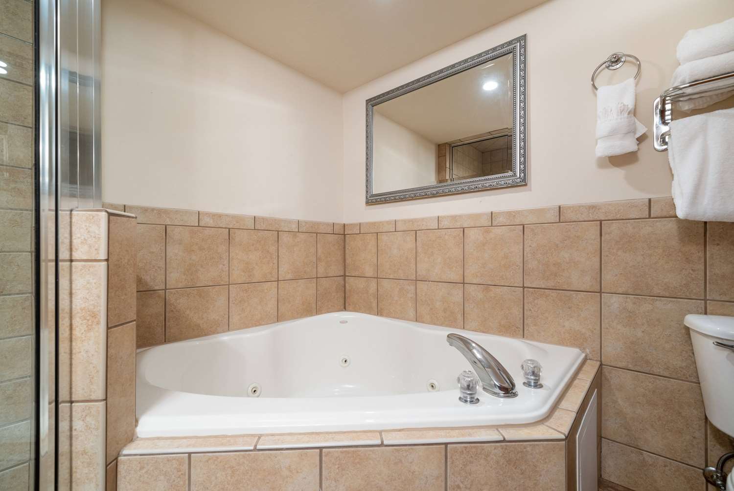 Ramada by Wyndham Sioux Falls Airport-Waterpark & Event Ctr 38/39