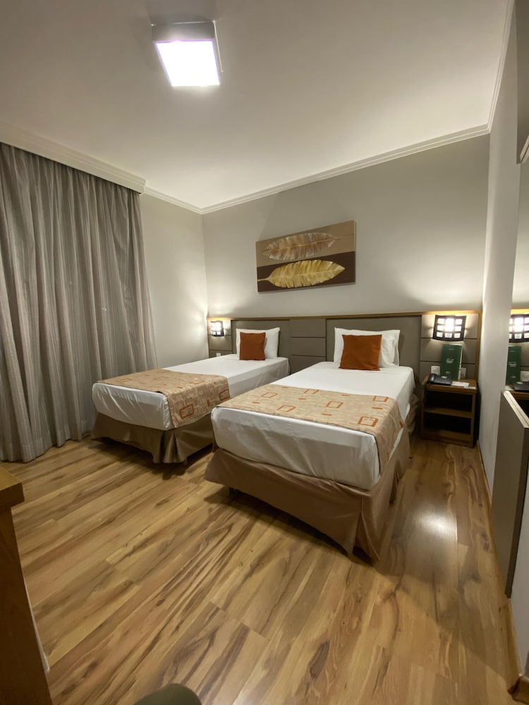 Superior, Twin Beds