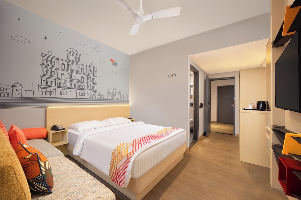 LUXURY, QUEEN BED