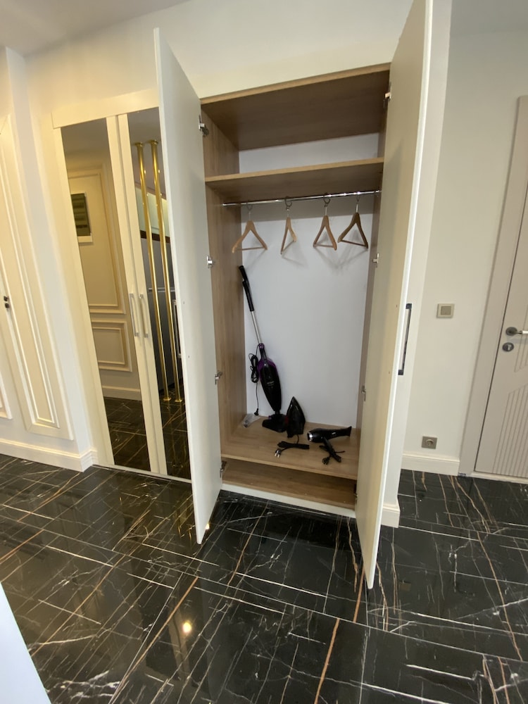 Princely Suites 13/50