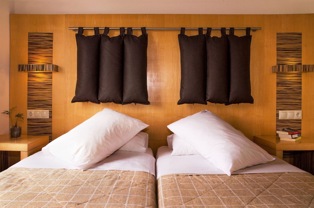 Olia Hotel 40/59