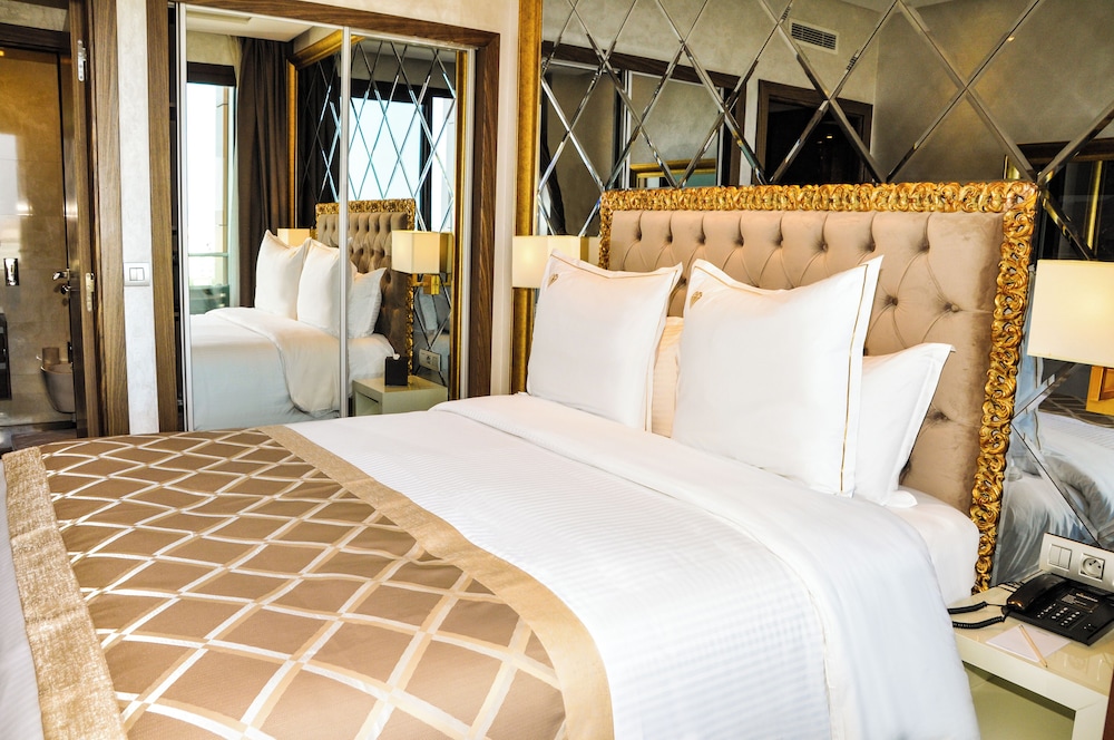Junior Suite, King Bed, Queen Bed, Sofa, Suite Hotel Casa Diamond 3/7