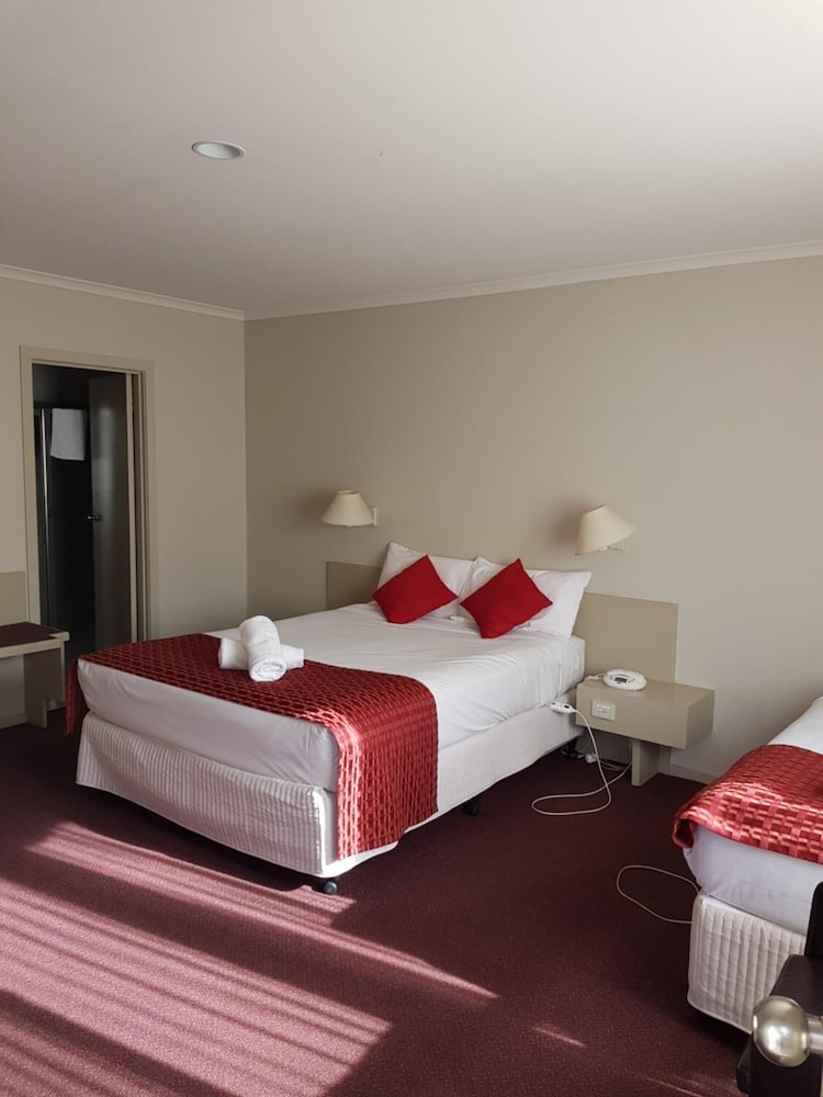 Ringwood Lake Inn 27/61