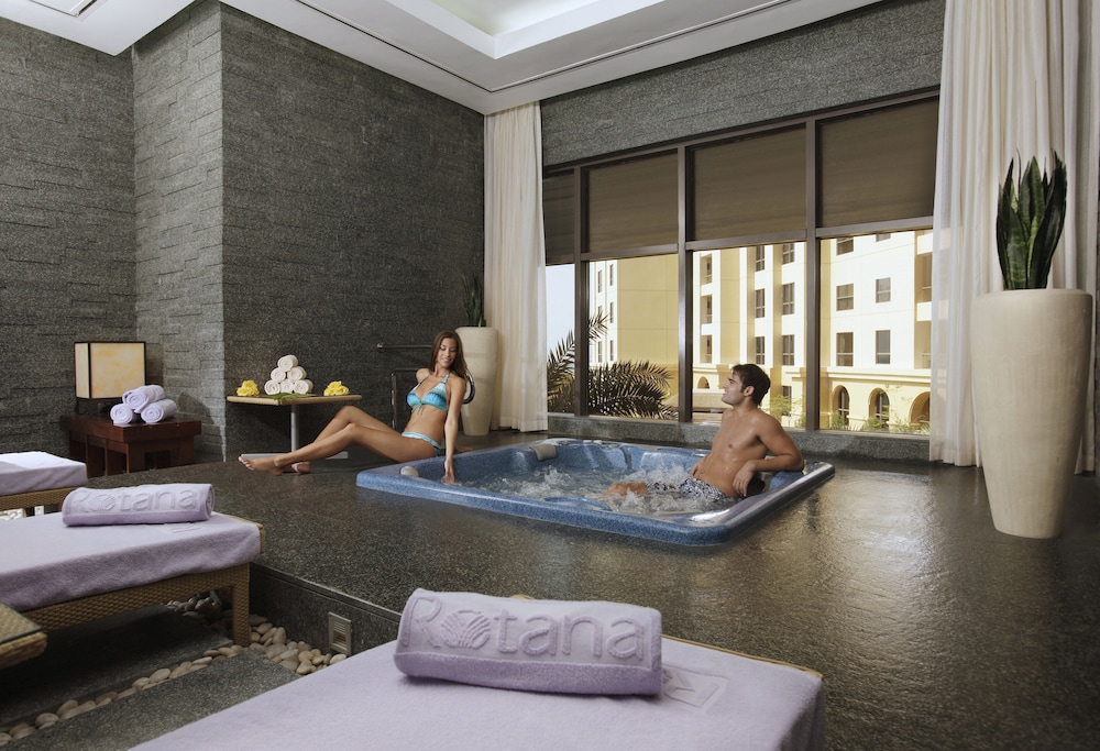 swimming pool spa