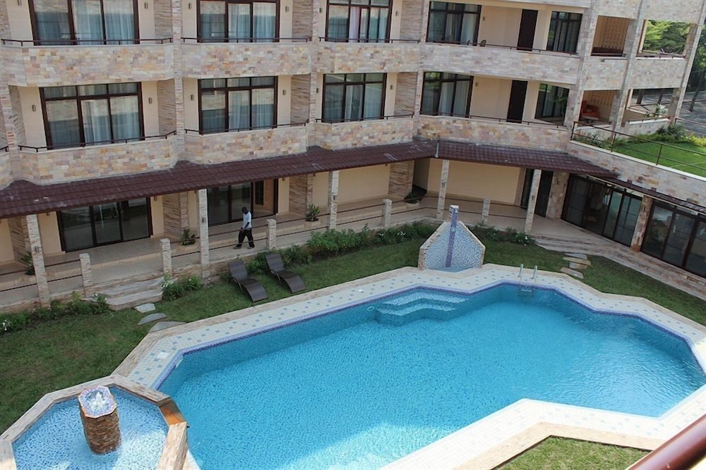 Roca Golf Hotel 35/36