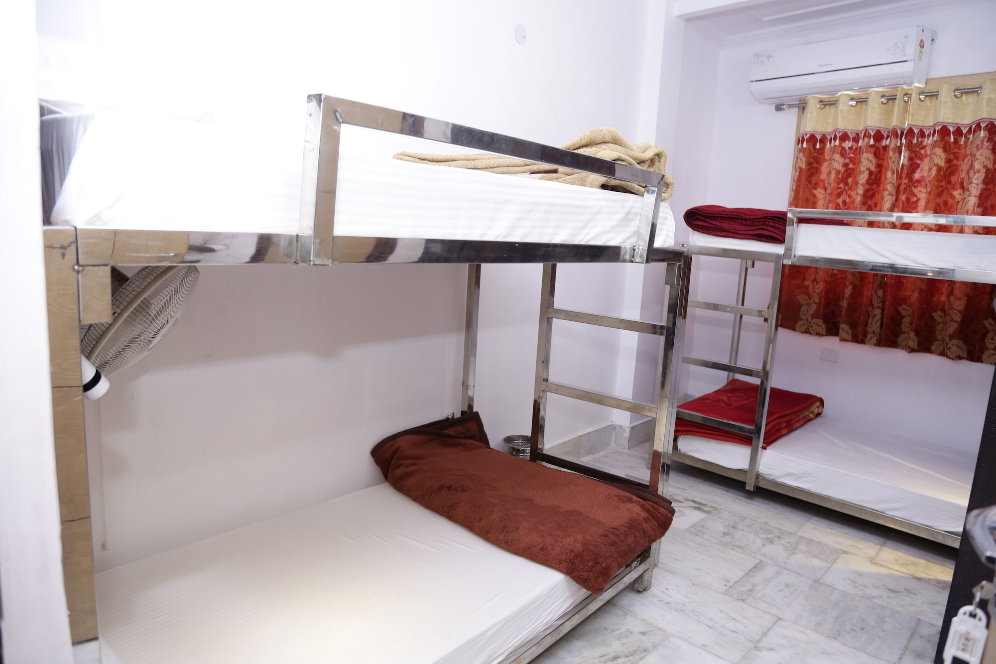 MIXED DORM, STANDARD