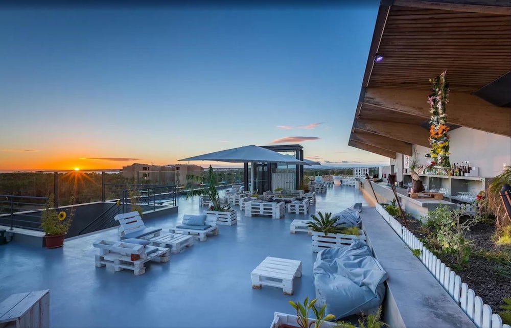 swimming pool spa