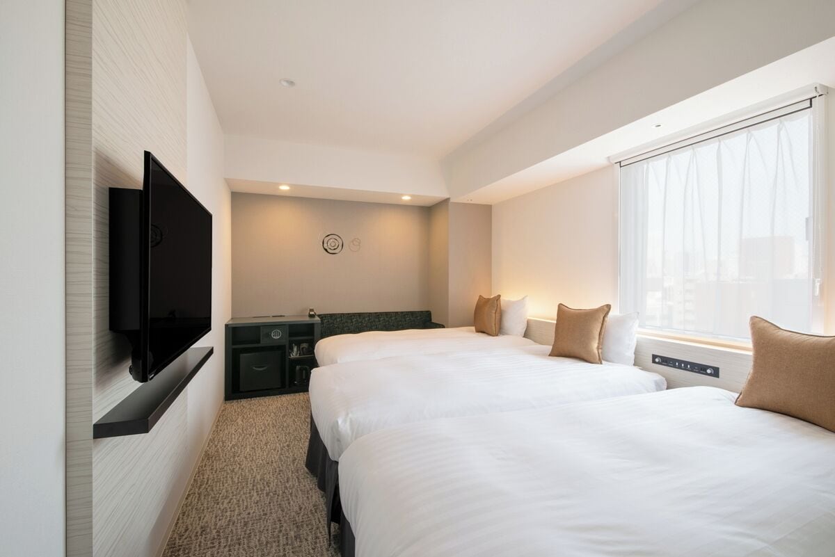 ROOM, TRIPLE
