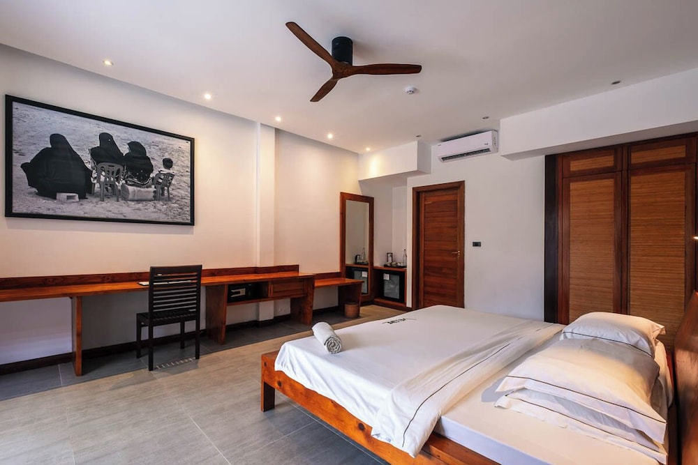 SEASIDE DOUBLE ROOM transfer included Airplane